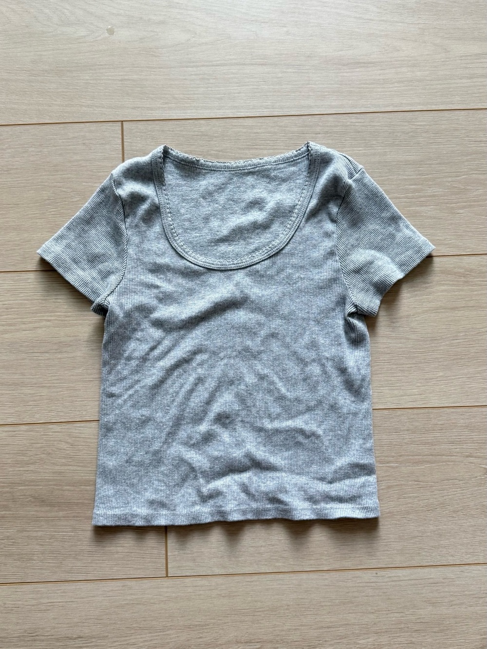 Brandy Melville Scoop Neck Short Sleeve Women's Top - Light Gray